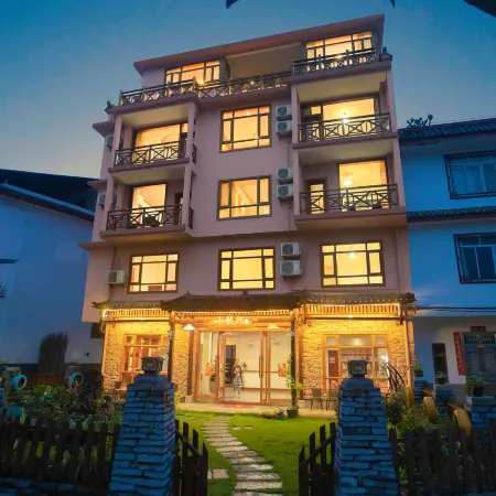 Xiaolonghe Hotel (Yangshuo Yulonghe Scenic Area)