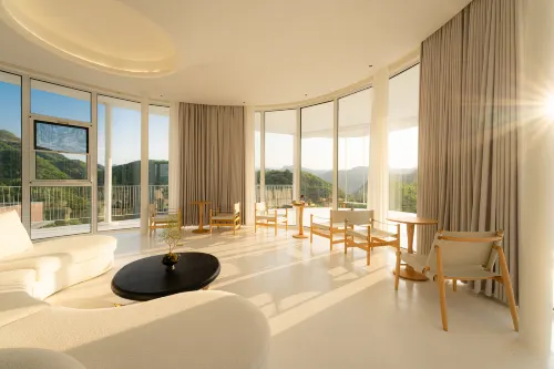 Landscape Hidden Cottage,360°Mountain and Sea View,Cliff Swimming Pool, Forest View Manor - bar