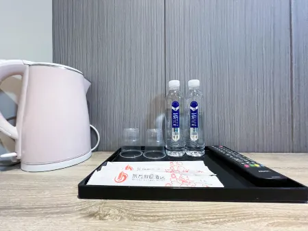 Holiday Inn Oriental (Yuxi People's Hospital Shuixi Park Branch) Отели рядом с достопримечательностью «Qianxi Huawu Village - Campsite»