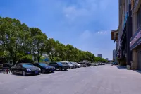 Fuyang Yunbo Manju Hotel (Yingzhou Wanda Plaza Long Distance Bus Station Store) - parcheggio