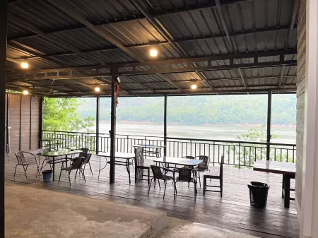Mekong Moon Inn II