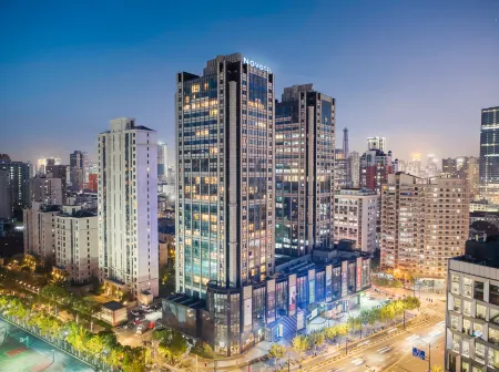 Novotel Living Shanghai Jing'an Отели рядом с достопримечательностью «Tao Xingzhi Memorial Hall»
