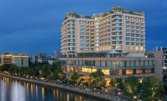 Hiyet Oriental Hotel(Xingzhong Square Huafa commercial store)