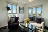 H on Mitchell Apartment Hotel - Balkon