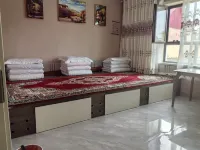 Liangmuxi Homestay Отели рядом с достопримечательностью «Бурзин Хуэй-Сайчжэнь пассажирский автобус»