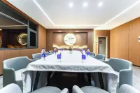 Dreyfu Cinema style Hotel (Maitreya Qinglai Park Giant Century Square Branch) - 2-stjärniga