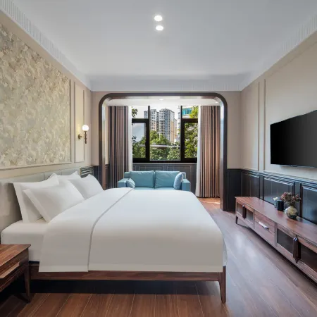 Qihua Luxury Hotel