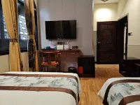 Longfengshan Ancient Town Pomegranate Garden Homestay