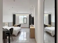 Traveler's Homestay (Lvliang Binhe Nandong Road Branch)