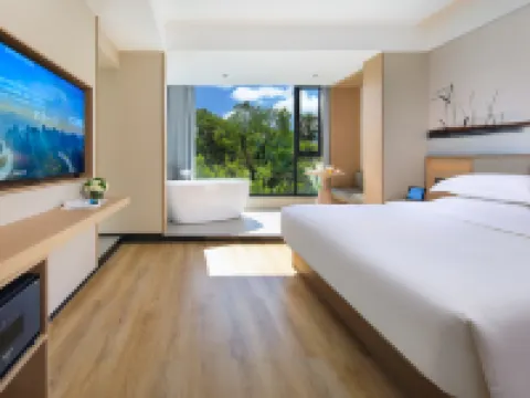 Lijiang Moon View · Quiet Holiday Lakeside Hotel (Guilin Two Rivers & Four Lakes Area) Hotels in Guilin