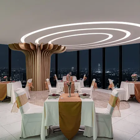 Whiz Luxe Hotel Spazio Surabaya