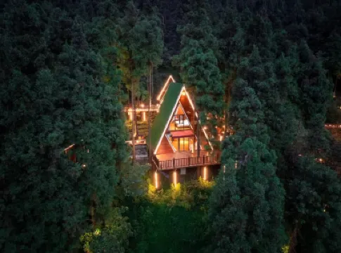 源山雅院·森林靜逸民宿（雅安上裏） 上里古鎮周辺のホテル