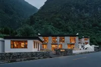 From a beautiful dream Hotel（Shuangqiaogou Scenic Area Store）