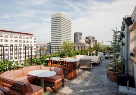 NH Copenhagen Grand Joanne Отели рядом с достопримечательностью «Кастеллет»