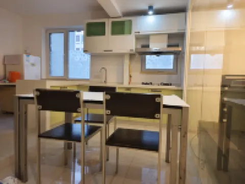 Banshan Hot Spring Homestay (Jingyuetan Subway Station Branch)