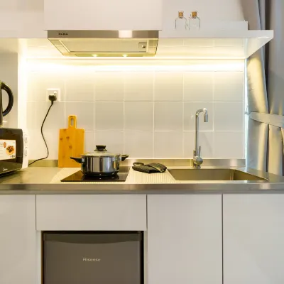Upstairs Downstairs Co Living Kampung Pandan Hotels near Zebra Square