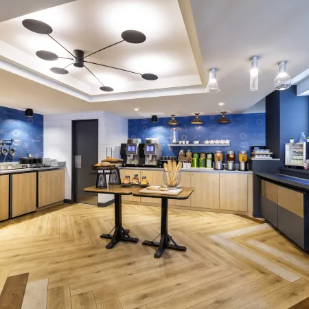 Hôtel Mercure Lyon Centre Lumière Отели рядом с достопримечательностью «08. Дом Танца»