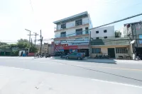 RedDoorz @ Calapandayan Subic Zambales Hotels in Subic