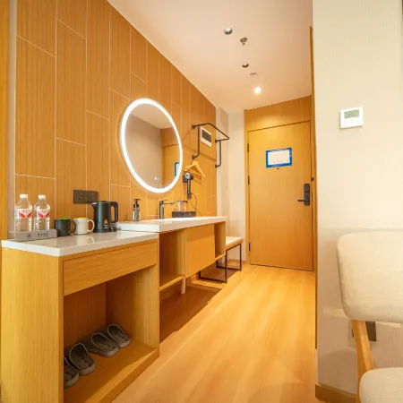 Binjiang Hotel (Wanshang City Plaza) Отели в г. Юнфен