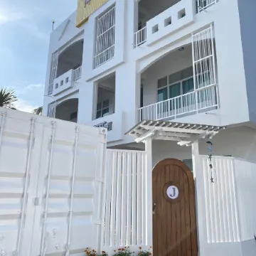 Triple J hotel Trang