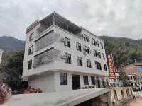 Xuanyue Restaurant Homestay Hotels near Wuzhifeng Scenic Area In Mangshan