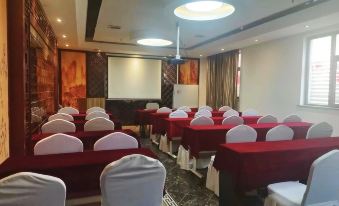 Meet Maple Hotel