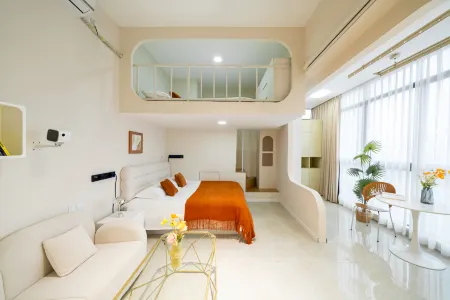 Pinke Service Apartment