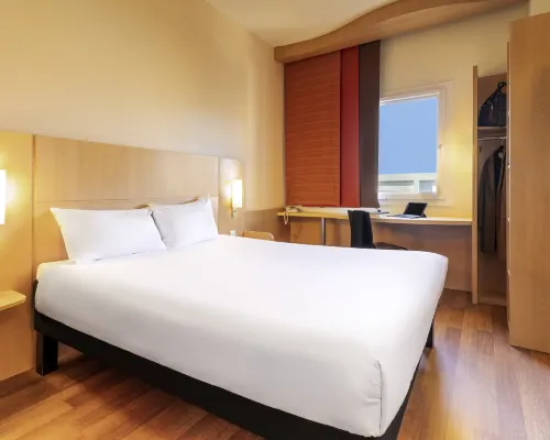 إيبيس مدريد كالي ألكالا Hotels near باراخاس