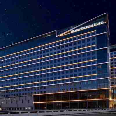 Grand Westside Manila Bay Hotel Exterior