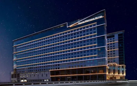 Grand Westside Manila Bay Отели рядом с достопримечательностью «Arista Place»