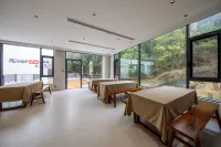 Floral Lux Hotel·Galaxy Valley Hotel