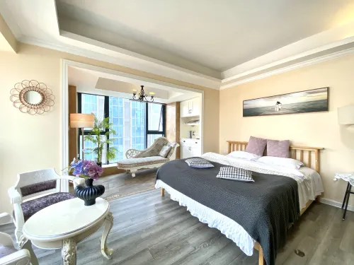 Wuzhou Guisu Boutique Homestay (Qilou City Wangcheng Square)