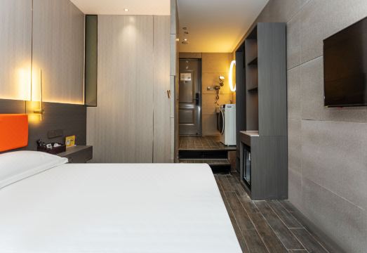 3. 바이청 호텔（상..