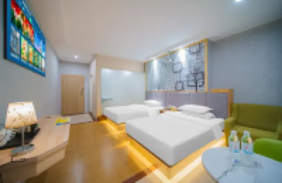 Yijia Hotel (Meizhou People's Hospital Branch)