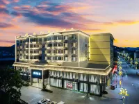 Huaping Dianxi Sunshine Grand Hotel Hotels in Huaping