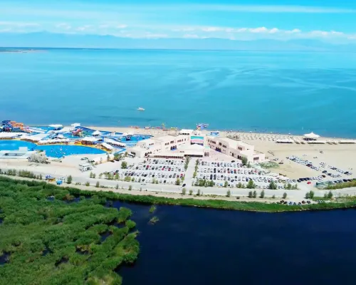 Kongque Beach Moon Bay Hotel Hotels in Bohu
