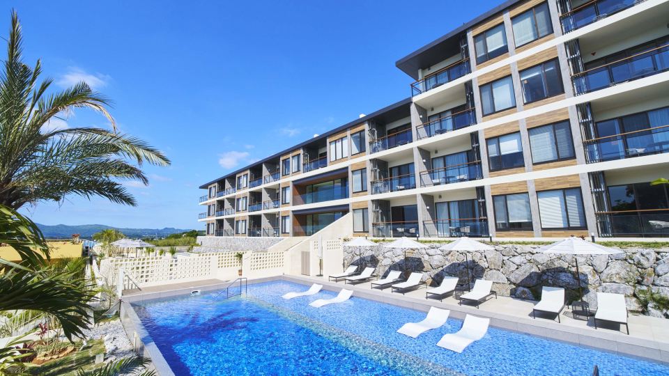 BATON SUITE OKINAWA KOURI Island