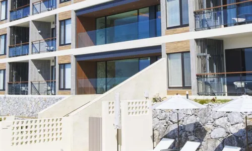 BATON SUITE OKINAWA KOURI Island