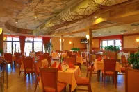 Primavera Hotel & Congress Centre - breakfast