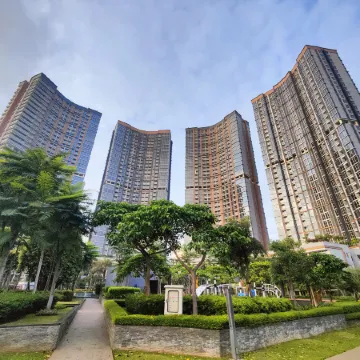 Jakarta pik Gold Coast ·Longyi (China) ·Sea View Apartment Отели рядом с достопримечательностью «Торговый центр PIK Avenue»