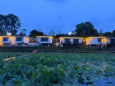 Xian Heyue Ecological Tourism Scenic Area B&B