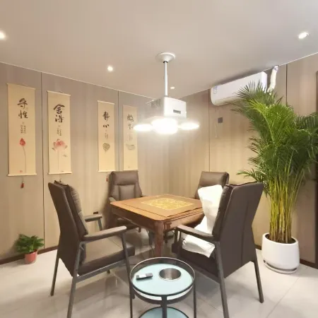 Silabao Small Town Hongyun Wenquan Naughty Castle Courtyard Villa