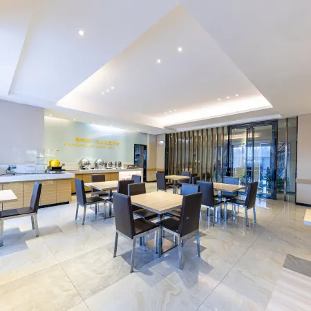 City Comfort Inn Hotel (Jingmen Zhongjian Golden Elephant Plaza)