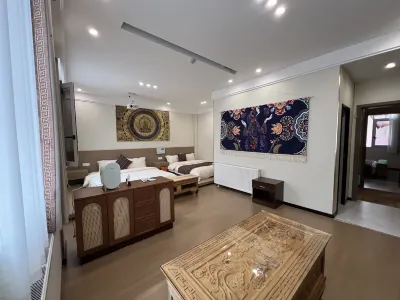 Batang Xiaoyan Hotel