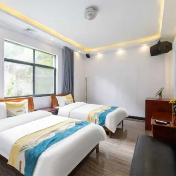 Sanqingshan Yujian Mountain Lodge โรงแรมใกล้งูเหลือมใหญ่ออกจากภูเขา