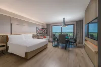 Howard Johnson Club Hotel Dongfang - Balkoner