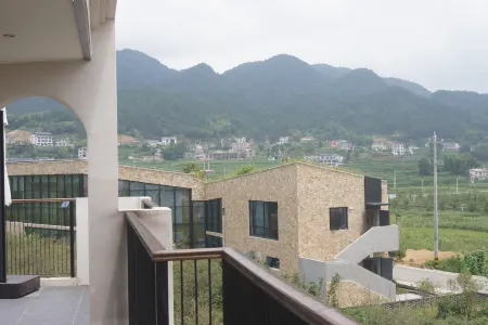 Xiangcunmao Yizhailiangyuan (Yuexi Shiguan)