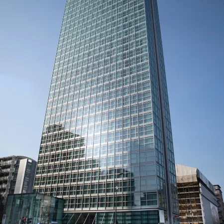 Innside Milano Torre Galfa Отели рядом с достопримечательностью «Жилой комплекс «Вертикальный лес»»