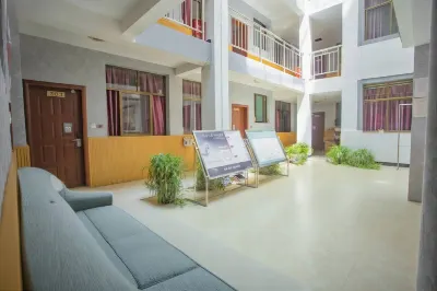 Zhenxiong Guiyu Hotel Hotel dekat Chishuiyuan Square