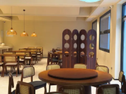 Xinglong Lizike S Homestay